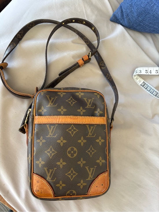 Louis Vuitton Handbags - Vintage Louis Vuitton Monogram Danube 21 Crossbody Bag SL8905